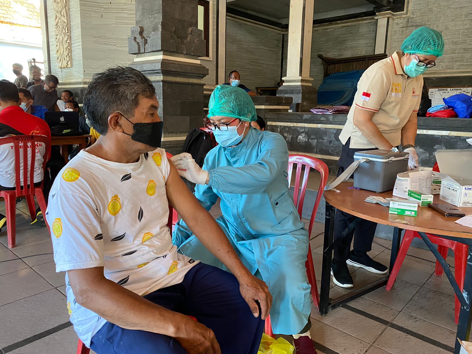 podiumnews.com-Gerai Vaksin di Desa Abiantuwung Vaksinasi 480 Orang